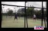 مايك وبوب برايان يلعبان مضرب التنس
