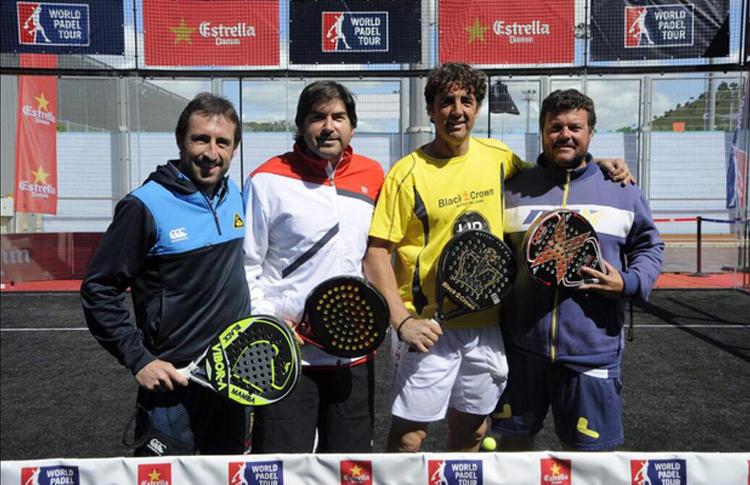 Tomás Carbonell juega al pádel en la Pista World Pádel Tour montada en el Mutua Madrid Open