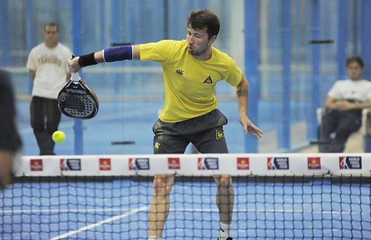Lucas Cunha, in azione nell'anteprima spagnola di Estrella Damm Ríos Gallegos-Argentina Open