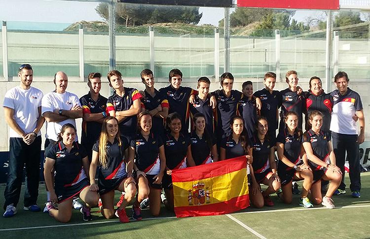La selecció espanyola de menors, abans de partir per al Xè Campionat del Món