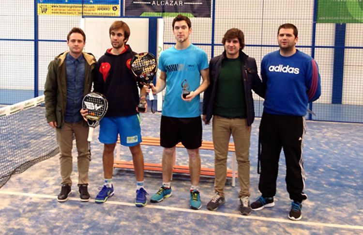 Tony Cardona gana su primer torneo de la temporada