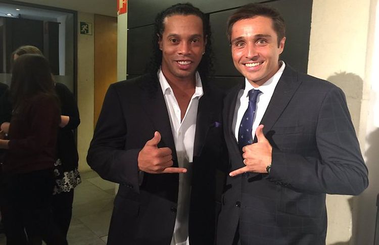 Fernando Belasteguín posa junto a Ronaldinho en la Gala de Mundo Deportivo