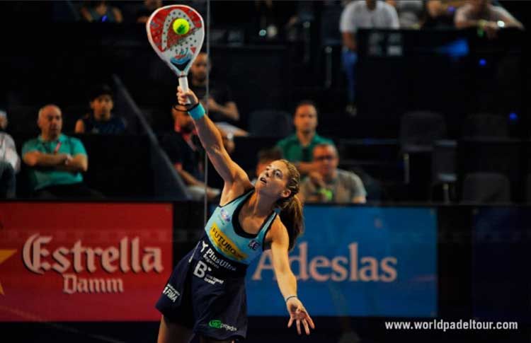 Alejandra Salazar, en acción en el Estrella Damm Palma de Mallorca Open