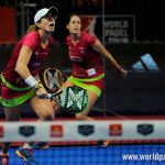 ‘Sorpresa’ y una retirada en la primera jornada de la fase de grupos femenina del Másters Lucía Sainz-Gemma Triay, en acción en el Estrella Damm Másters Finals