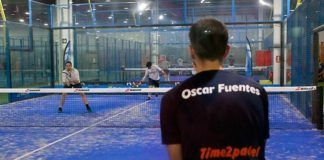 Play balls in the middle: a very important tactic during a game of padel