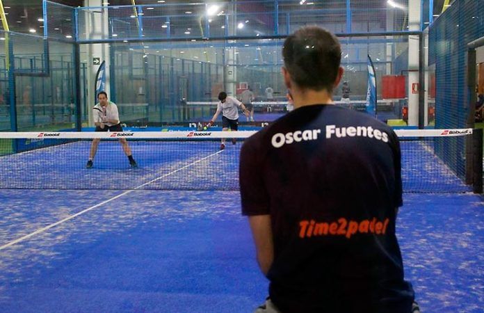 Jugar pelotas al medio: una táctica muy importante durante un partido de pádel