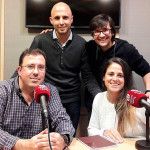 Javier Cuenca y Mari Carmen Villalba, con el equipo de 'Esto es Pádel'