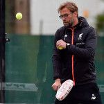 Jurgen Klopp, allenatore del Liverpool, suona il padel