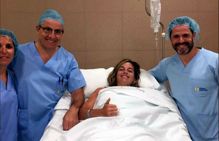 Alejandra Salazar geht erfolgreich durch den Operationssaal