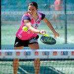 Meli García, i aktion vid Estrella Damm Alicante Open 2017