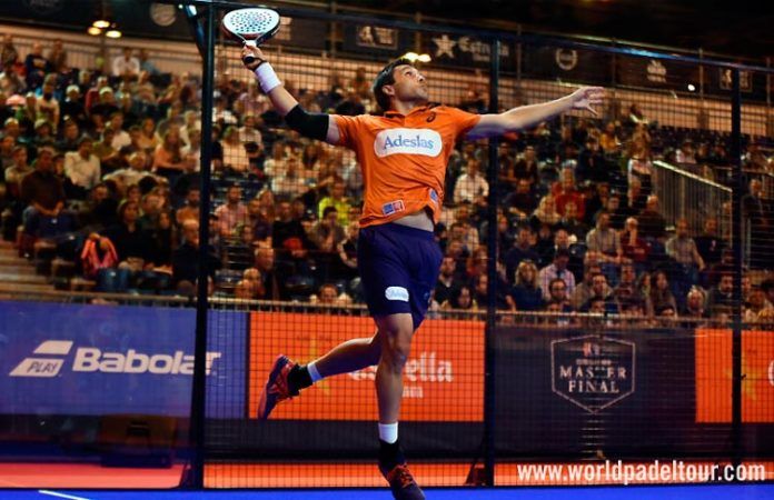 Fernando Belasteguín, en acción en el Estrella Damm Másters Finals 2017