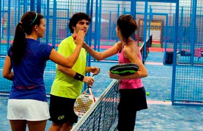 amigos Y tú, ¿por qué juegas al pádel?
