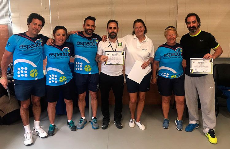 Diplomas ASPADO forma a siete nuevo monitores de pádel adaptado