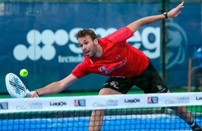 Rafa Méndez, en acción en el Lisboa Challenger