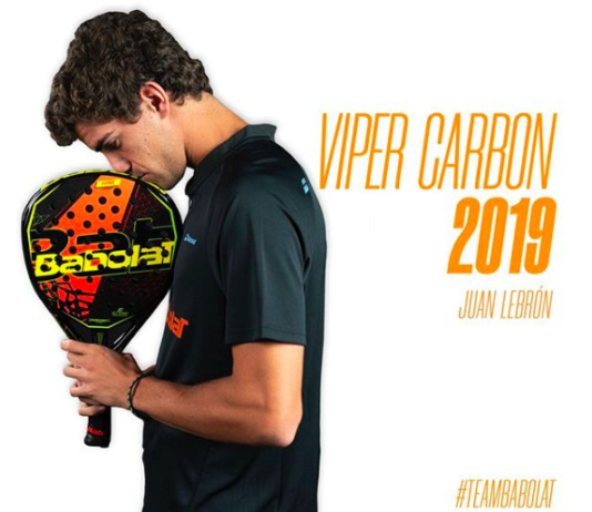 Babolat Viper Carbon 2019の隣にいるJuan Lebrón。