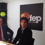 رئيس Padel ، الكرة الرسمية من FEP.