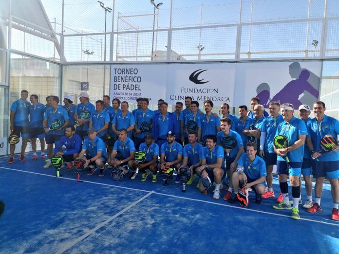 Todos los asistentes al evento solidario de Clínica Menorca. | Foto: Bullpadel