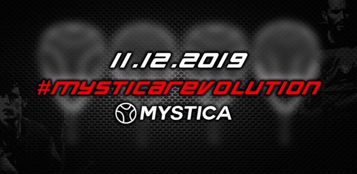 El lanzamiento del Mystica Revolution. El lanzamiento del Mystica Revolution.