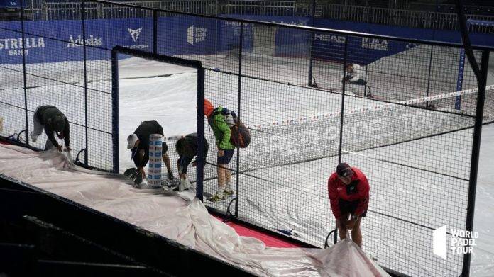 La lluvia interrumpe el encuentro entre Silingo/ Gil y Méndez/ Oria