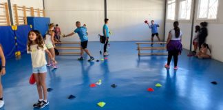 "Paddle-Tennis in den Klassenzimmern" der FAP kommt in Huelva an