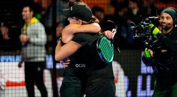 Lucía-Sainz-y-Patty-Llaguno